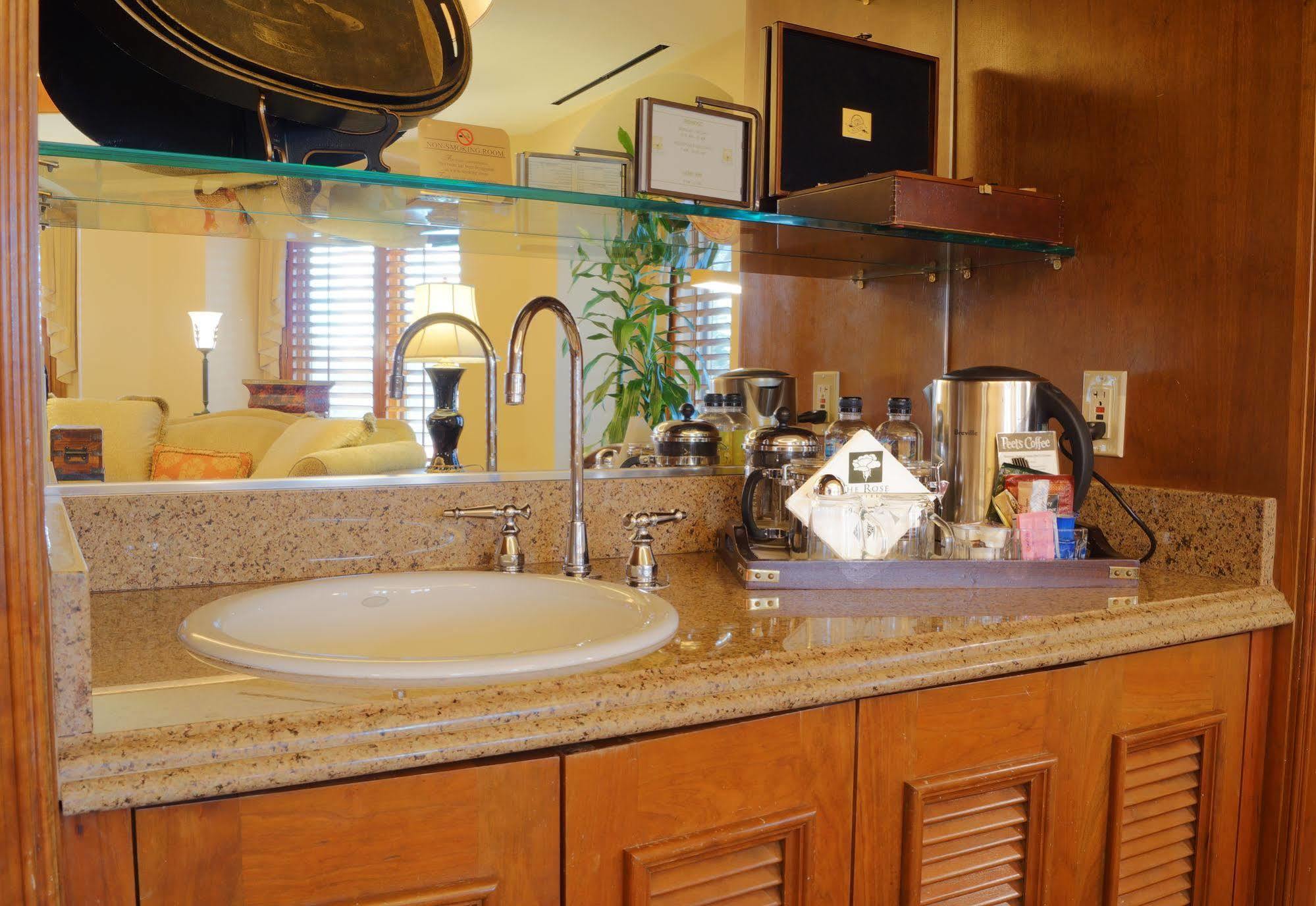 The Rose Hotel Pleasanton Extérieur photo
